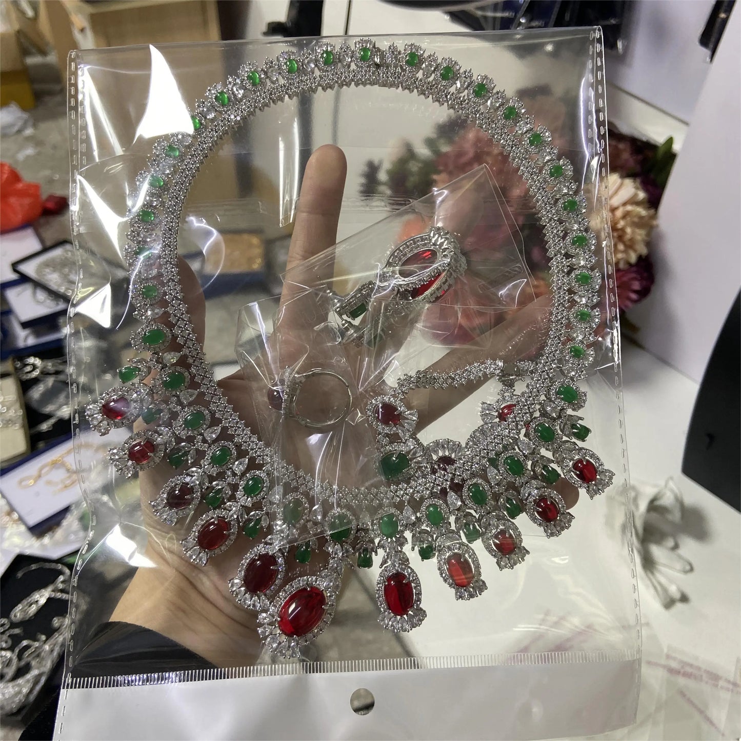 New Luxury 4-piece Crystal Necklace Jewelry Set