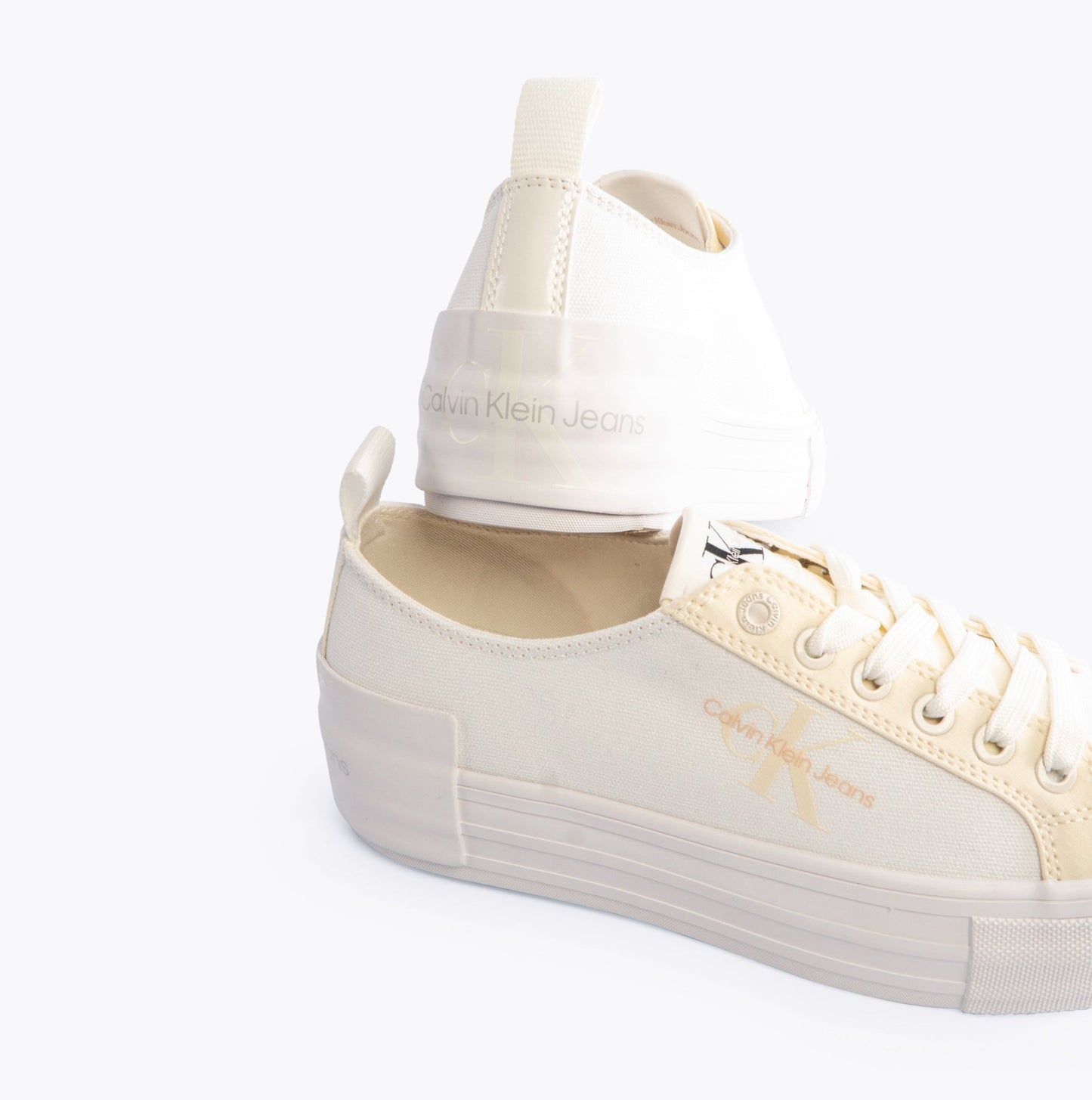 Calvin Klein BOLD VULCANISED Womens Trainers Creamy White/White/Whisper Pink