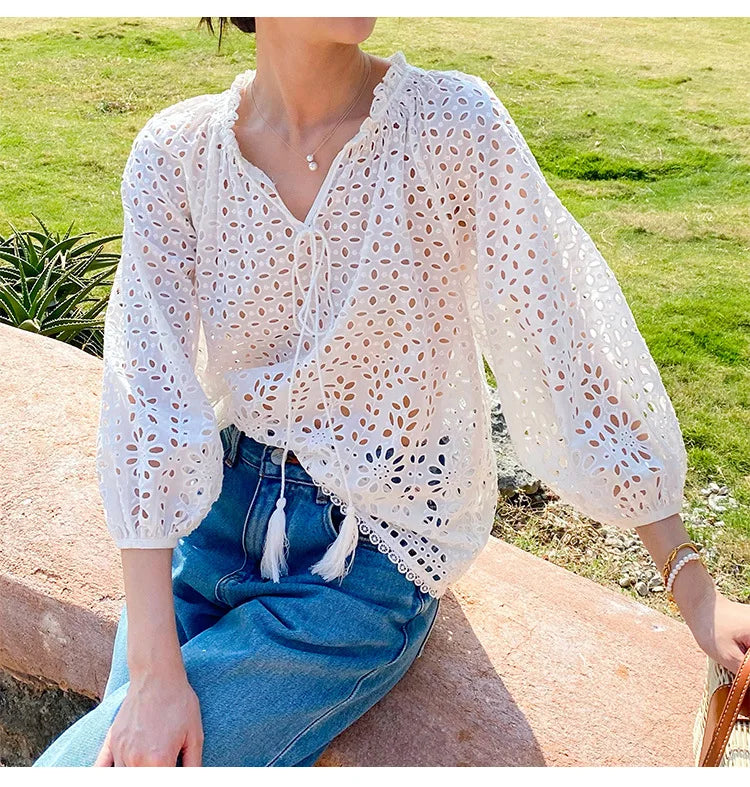 2025 Spring New Women's French White Shirt Splicing Lace Embroidery Design Ladies Shirt Long Sleeve Casual Holiday Beach Tops