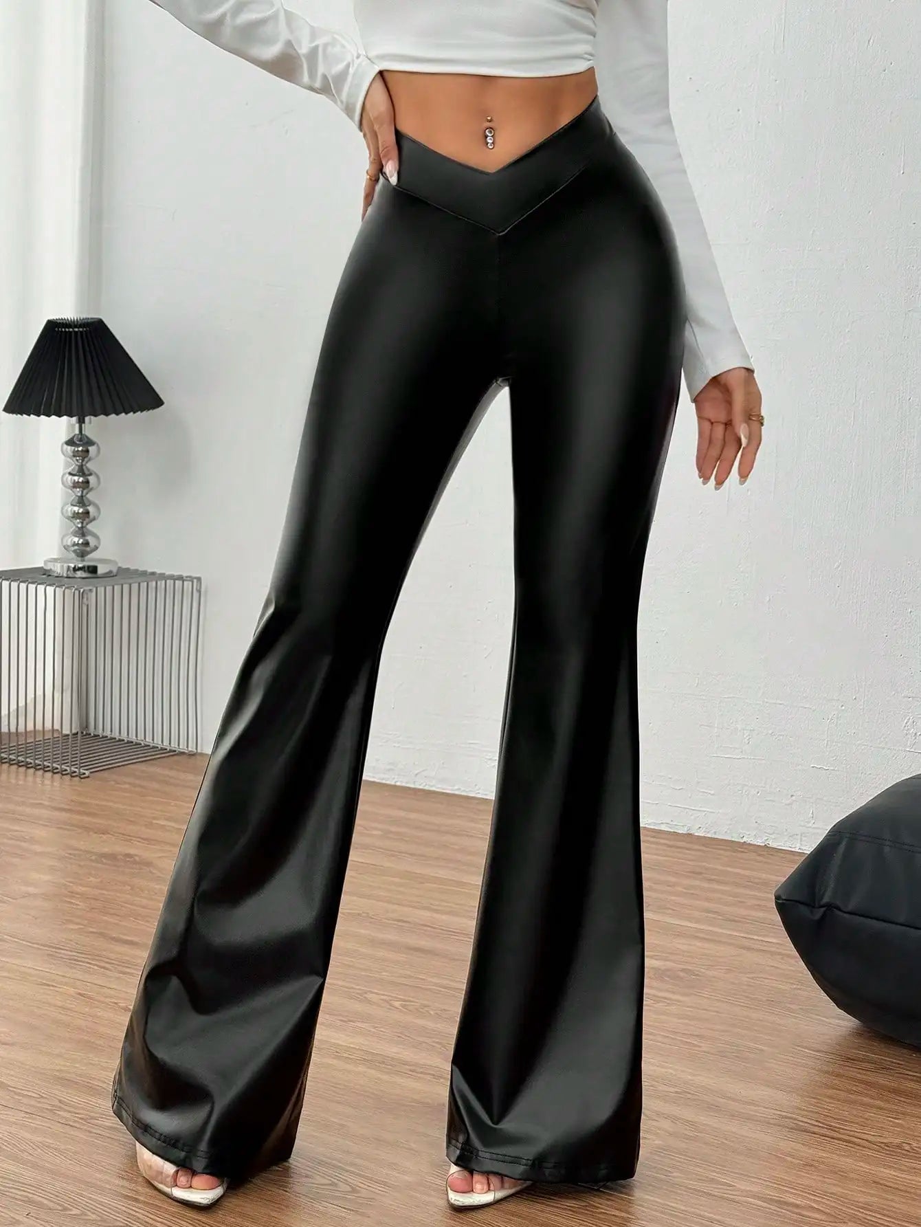 Sexy V-waist invisible zipper horn pants leg shot PU black autumn/winter women's pants