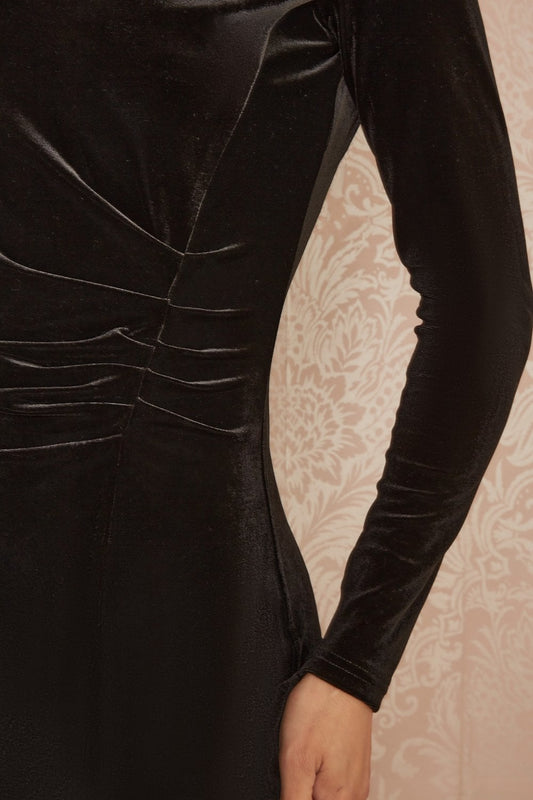 Yumi Black Velvet V Neck Fitted Ruched Midi Dress