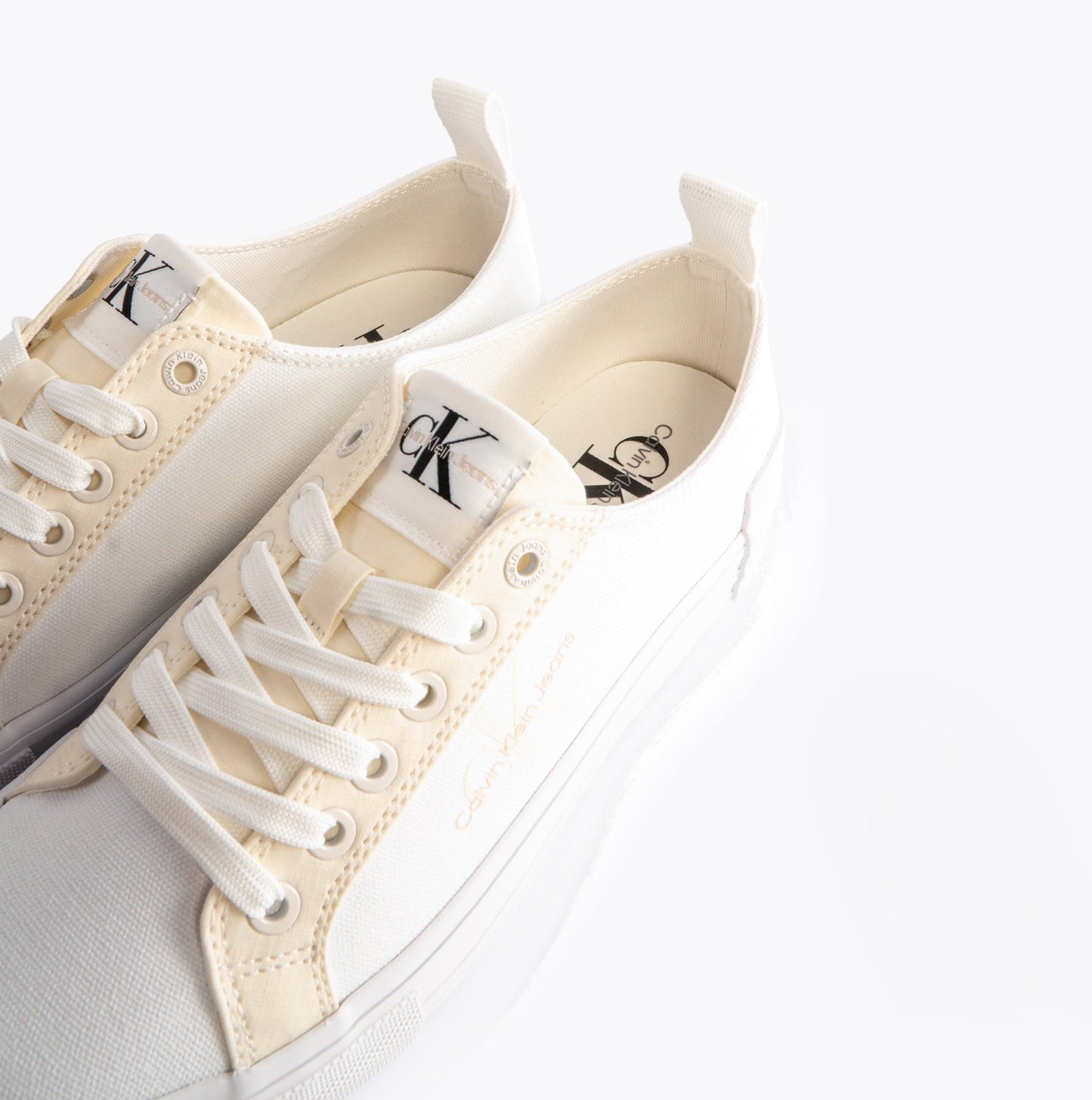 Calvin Klein BOLD VULCANISED Womens Trainers Creamy White/White/Whisper Pink