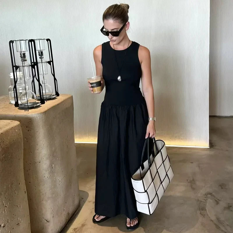 Women's Sleeveless Black Dresses
