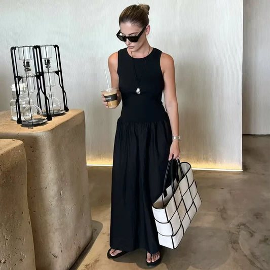 Women's Sleeveless Black Dresses