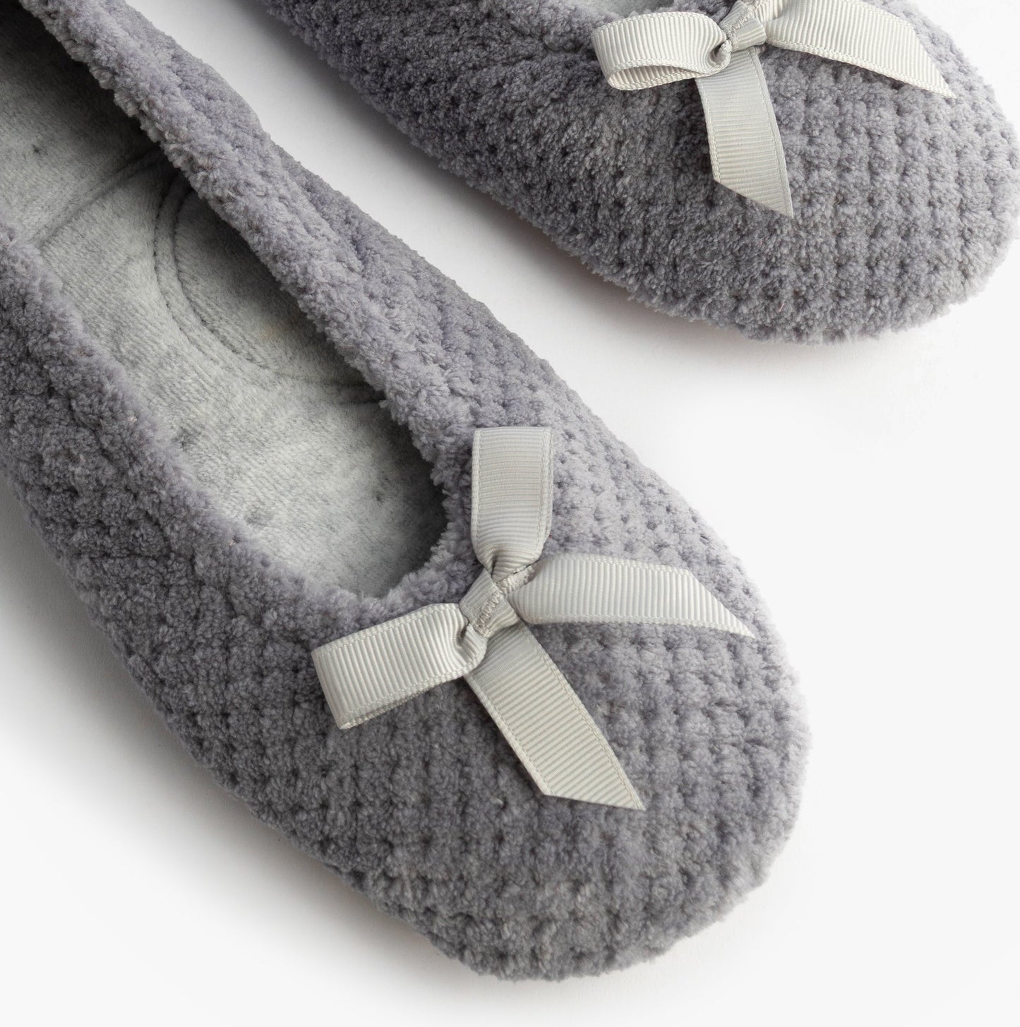 Totes Isotoner POPCORN BALLET Womens Ballerina Slippers Pale Grey