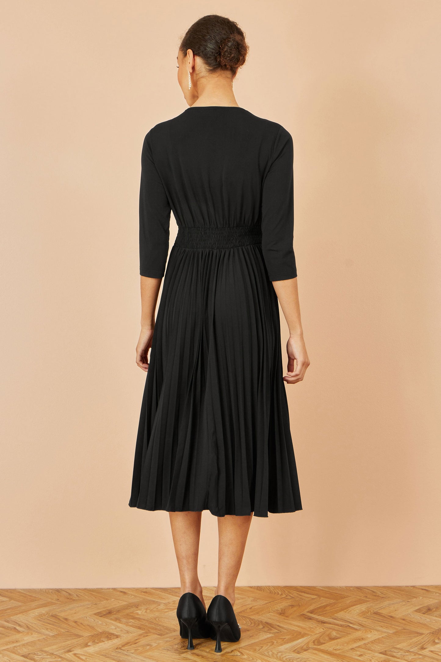 Yumi Black Jersey Knot Waist Pleated Midi Dress